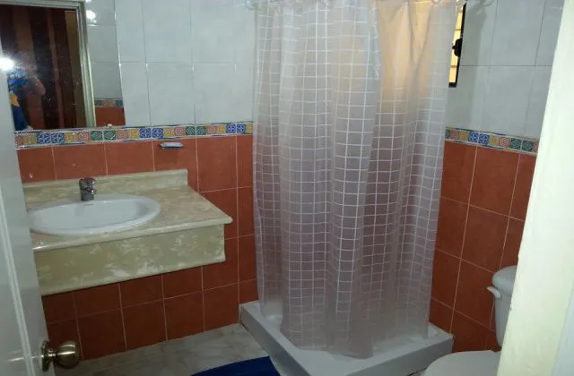 Hotel El Toro Monte Plata salle de bain